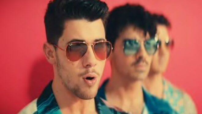 Jonas Brothers – Cool | Priyanka Chopra